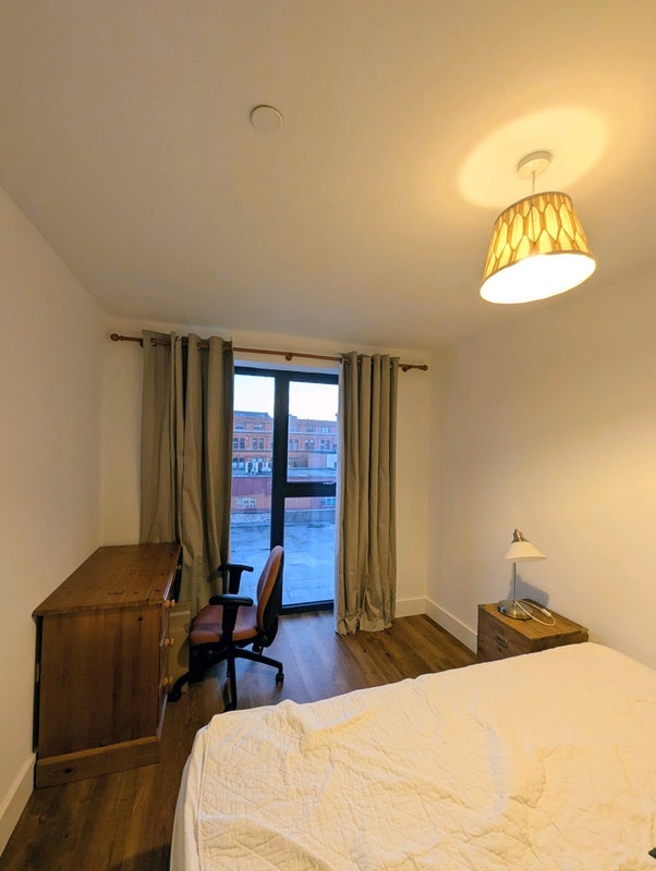 Room Essex Street in Bristol