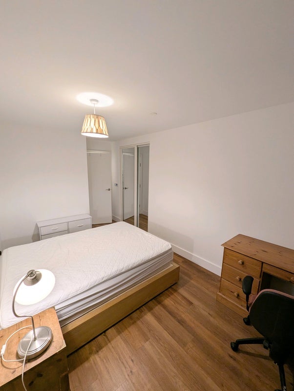 Room Essex Street in Bristol