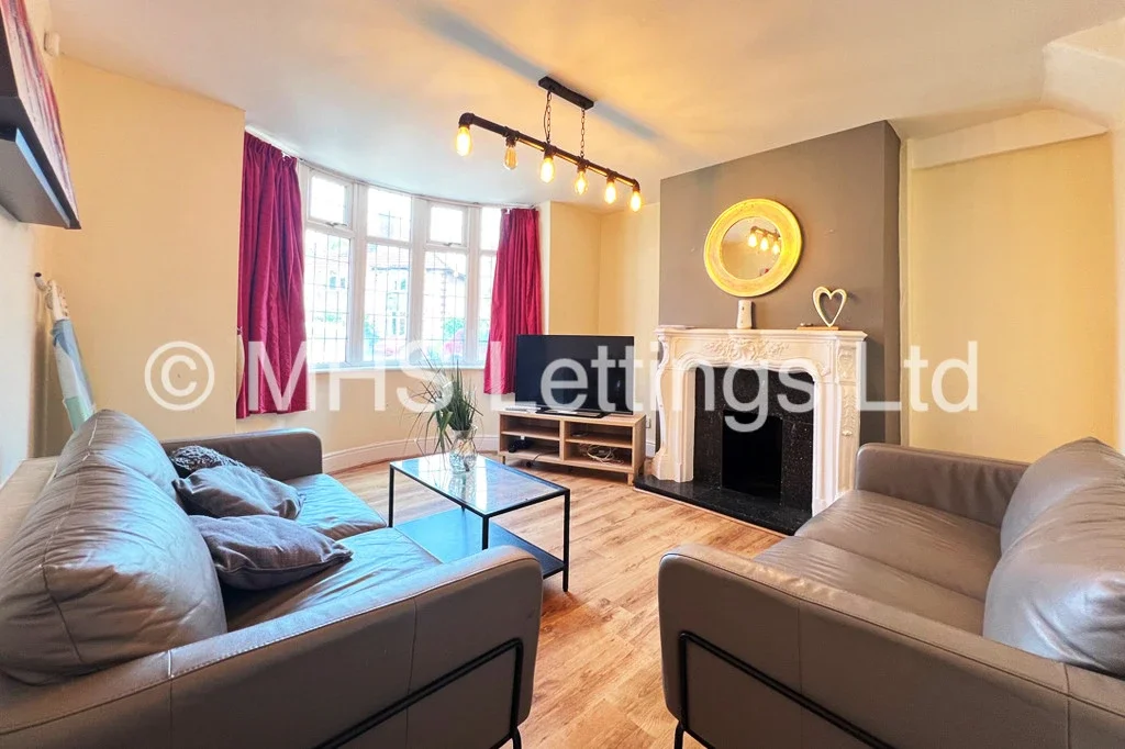 Room Greyshiels Avenue in Leeds
