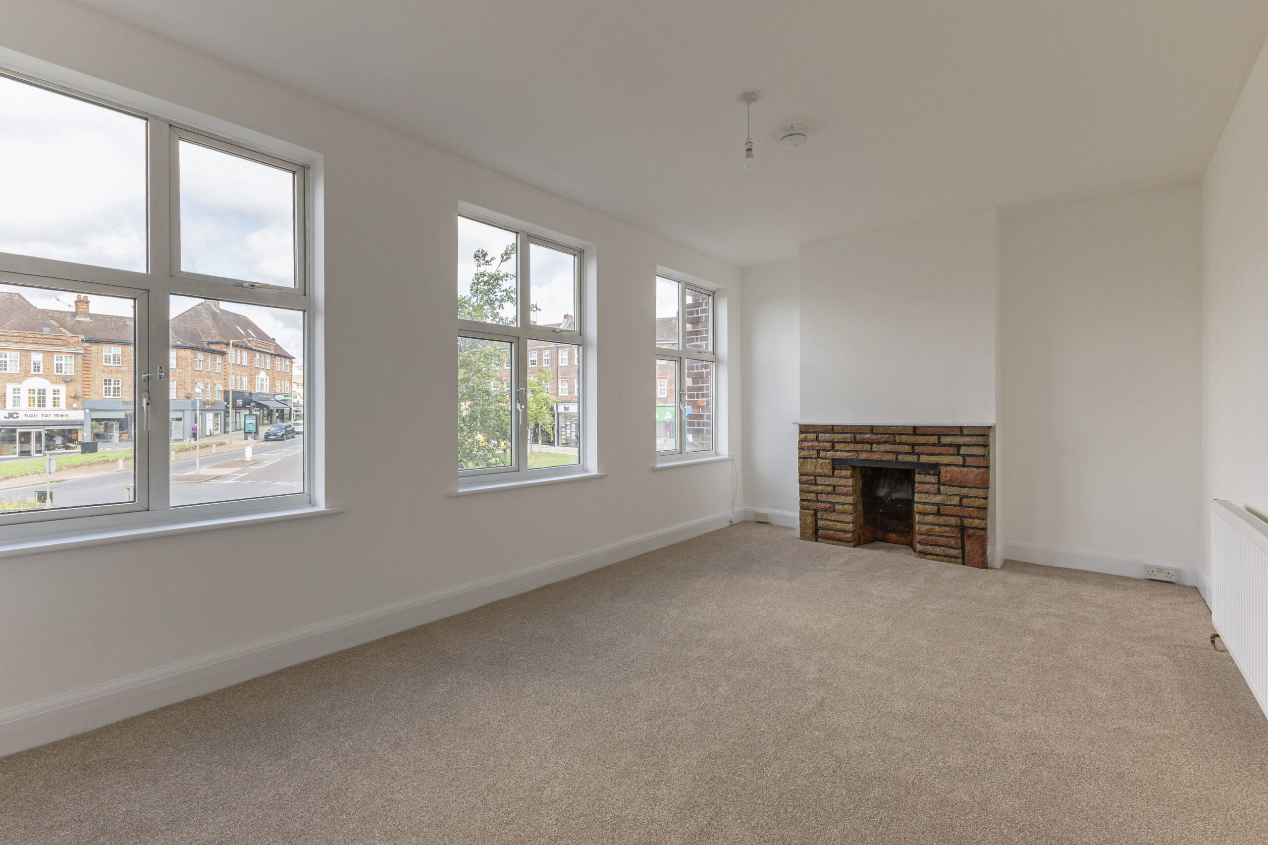 Flat Osidge Lane in Greater London