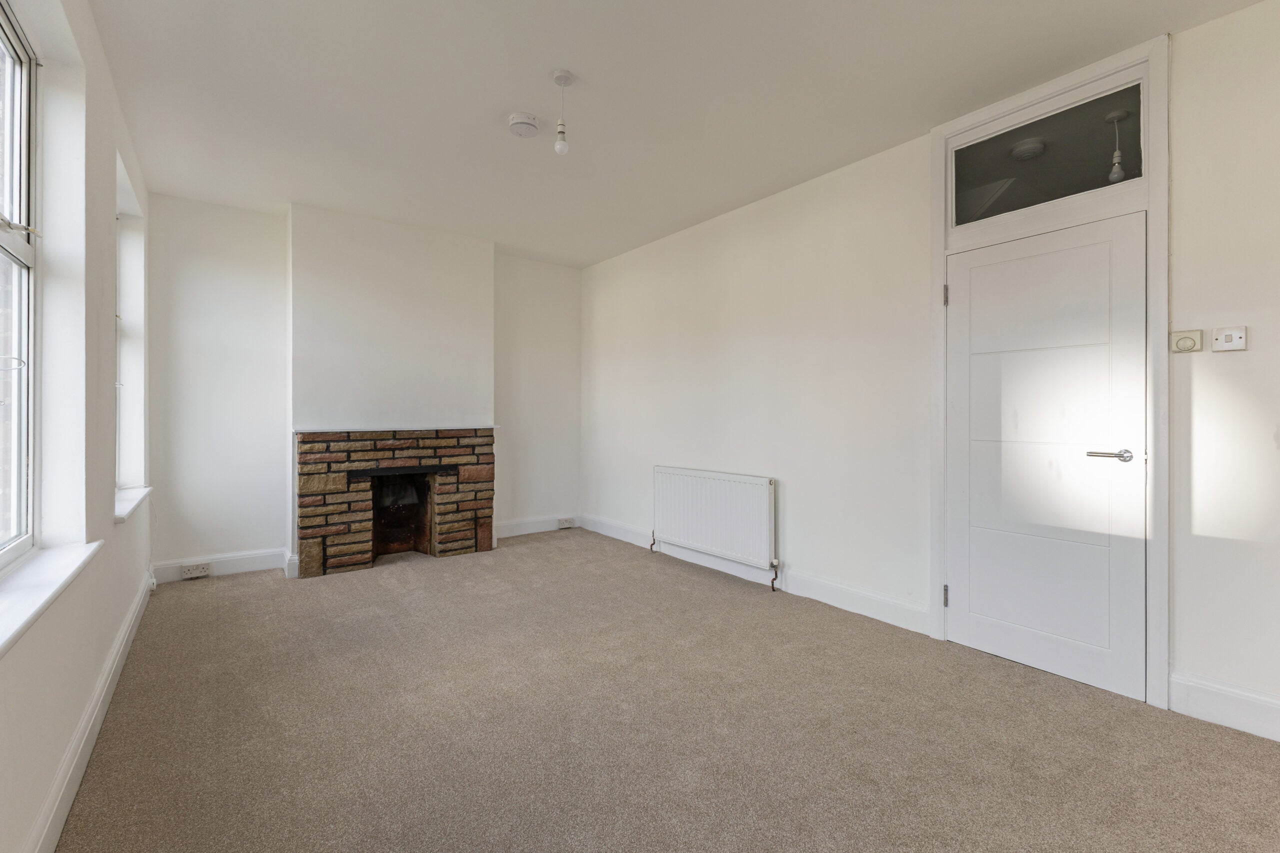 Flat Osidge Lane in Greater London