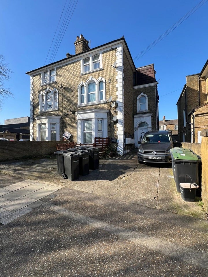 Flat The Grove in Gravesham