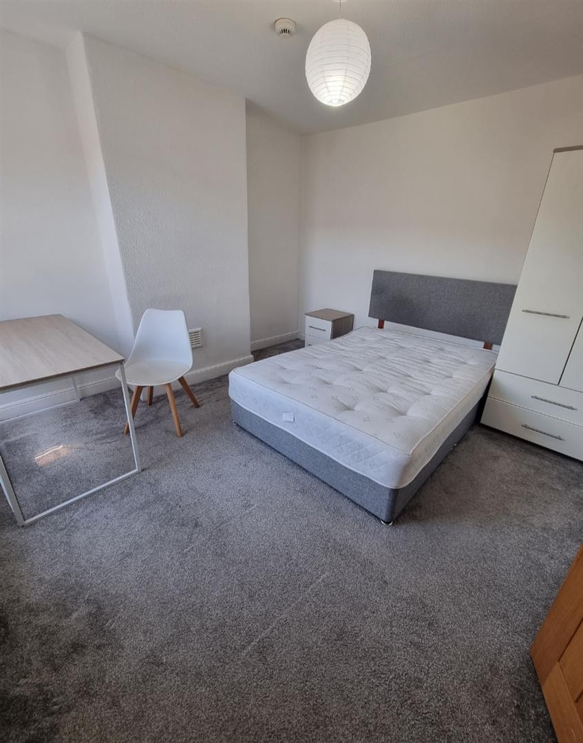Flat Queen Street in Pontypridd