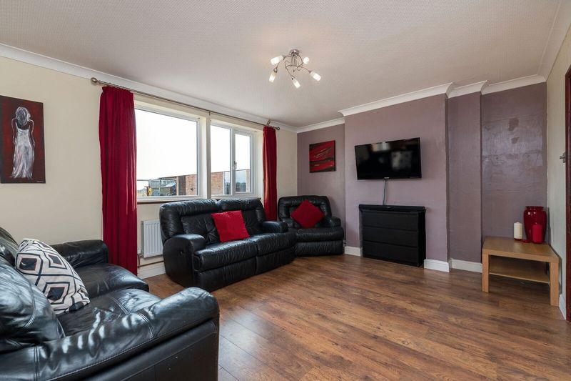 House Cawdor Crescent in Greater London