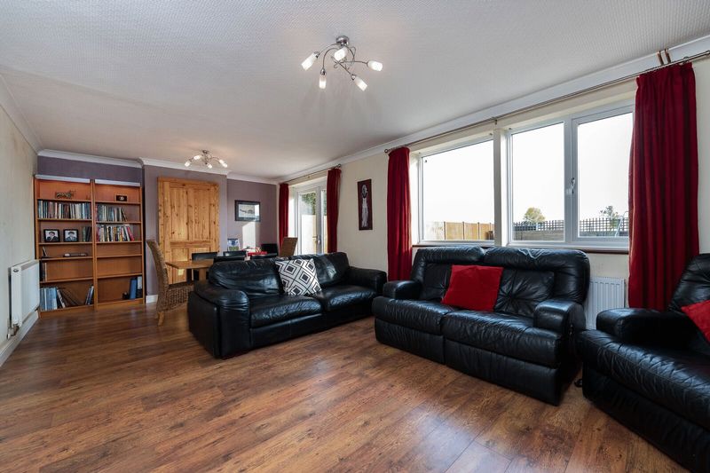 House Cawdor Crescent in Greater London