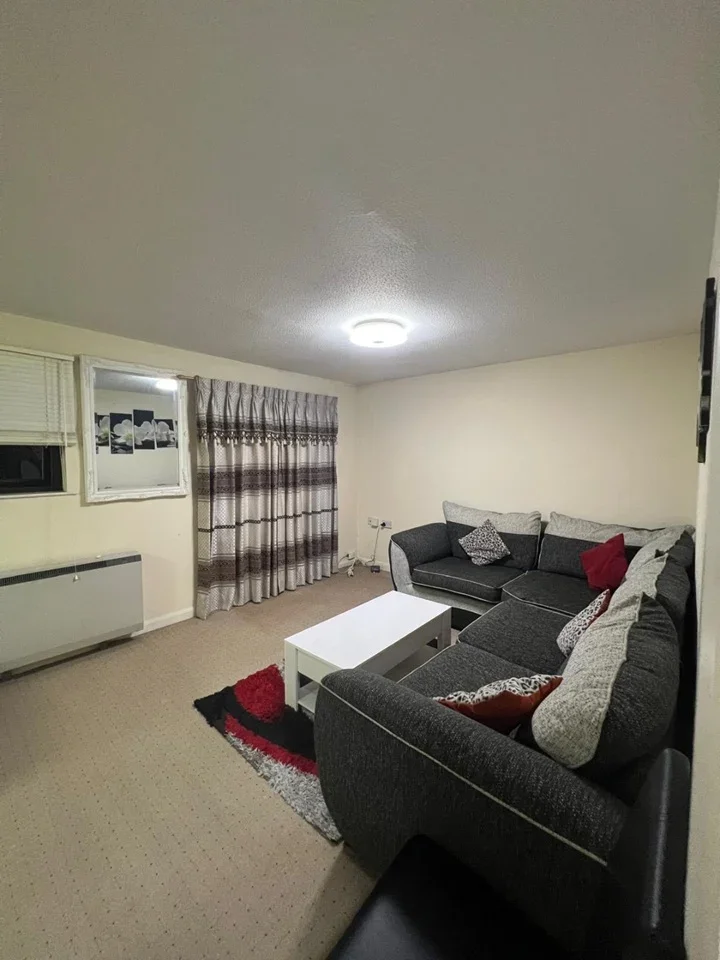 Flat Evelyn Denington Road in Greater London