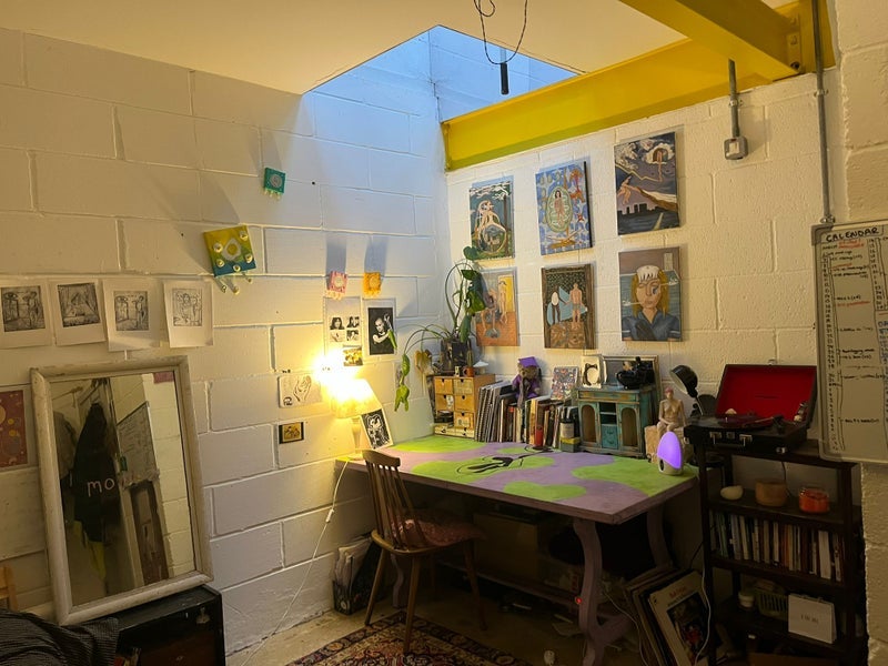 Room Overbury Road in Greater London