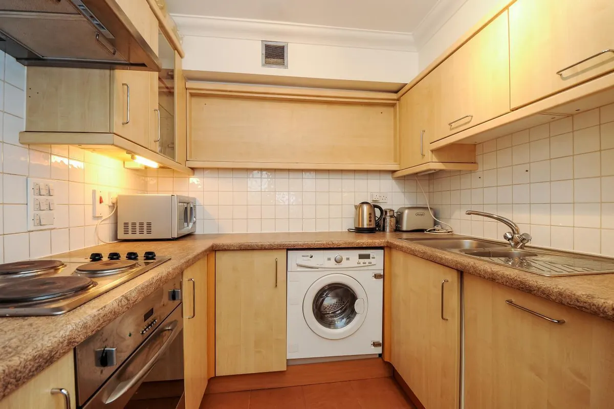 Flat Fitzroy Street in Greater London