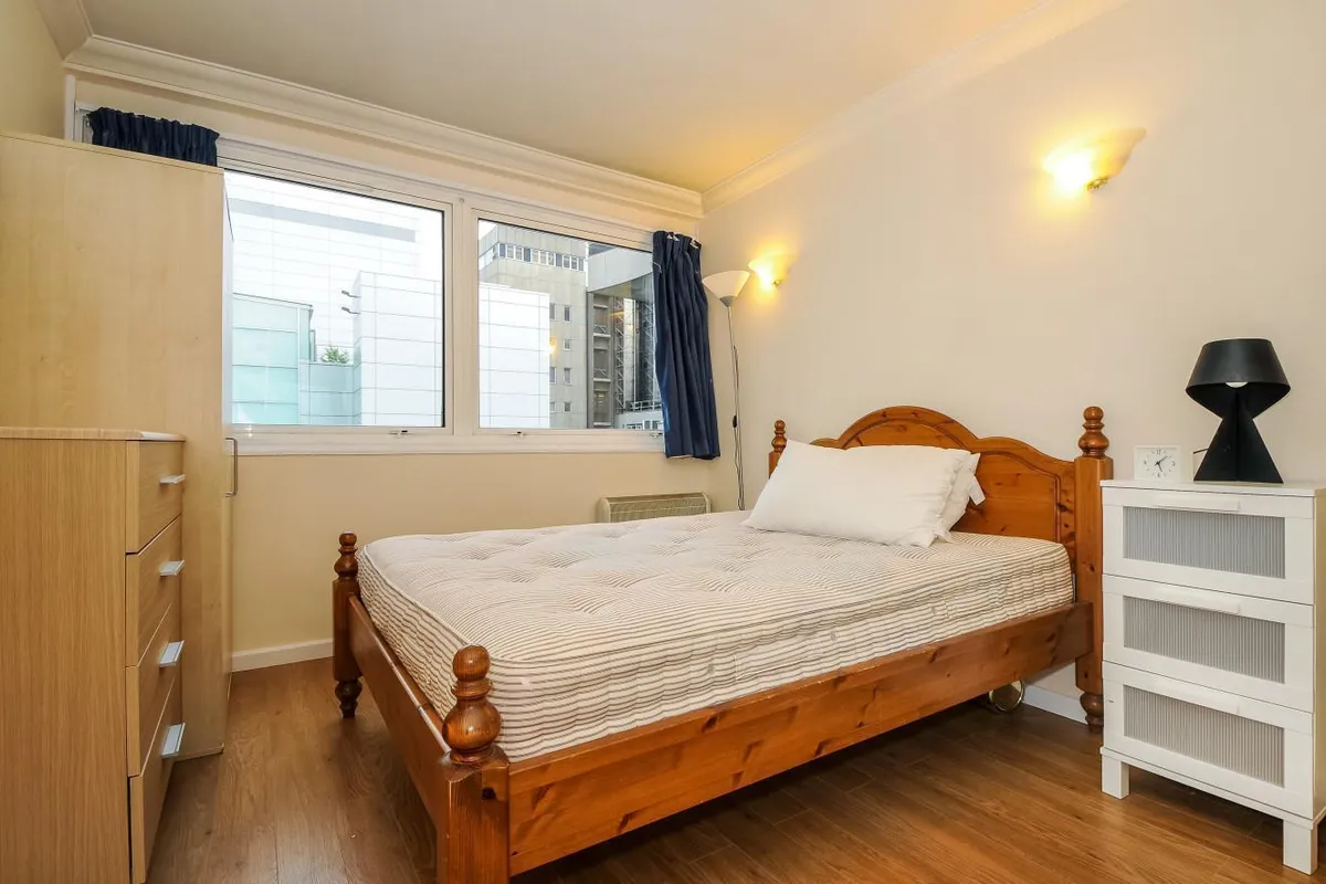Flat Fitzroy Street in Greater London