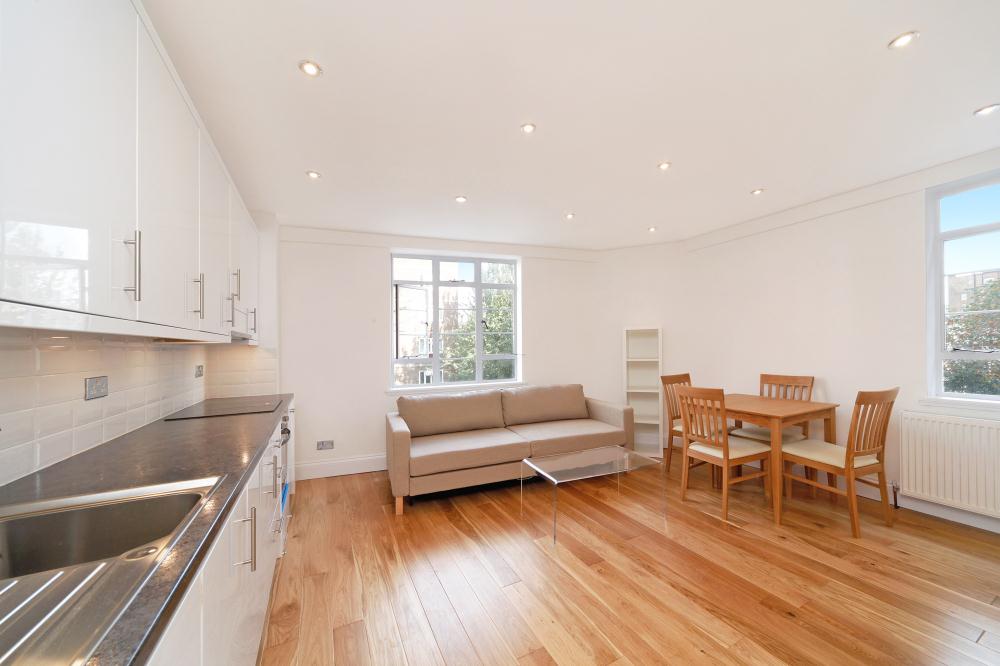 Flat Sloane Avenue in Greater London