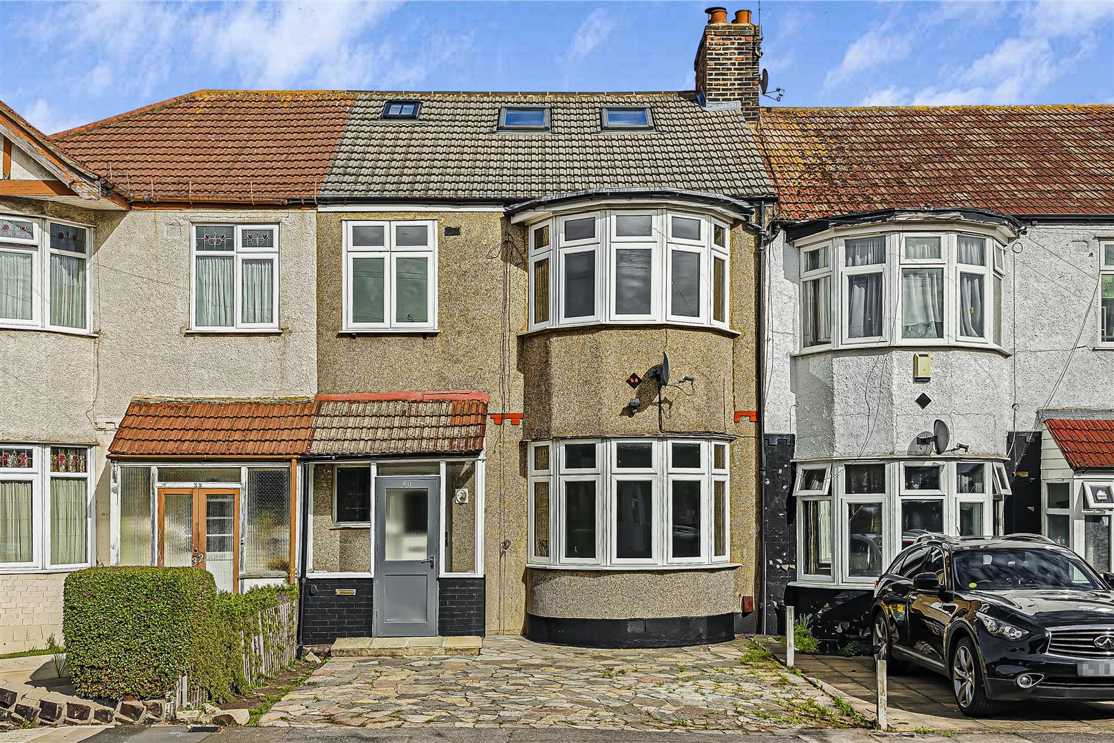 House Ridgeway Gardens in Greater London