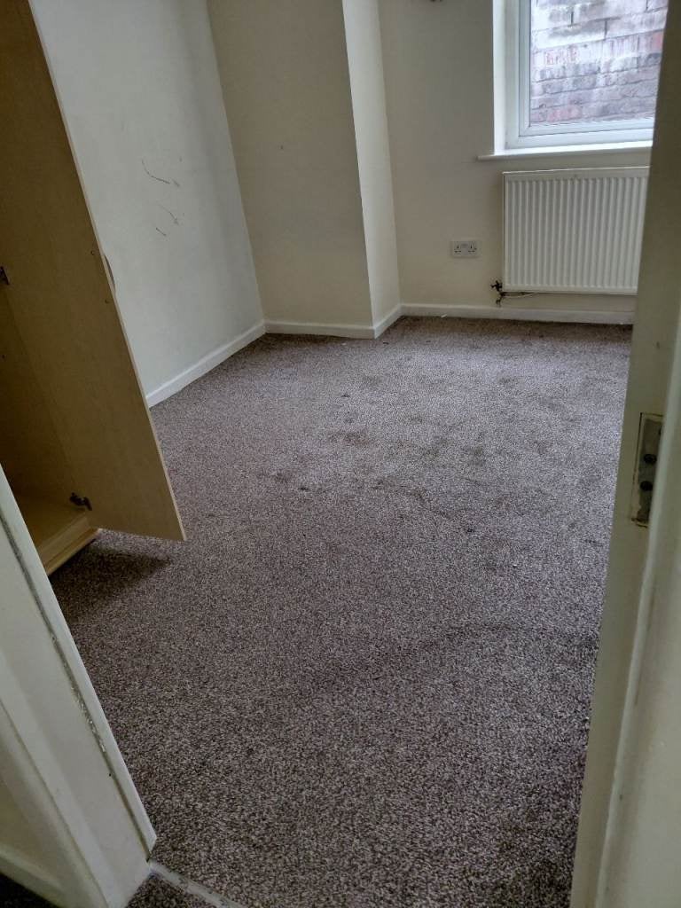 Flat Walmersley Road in Bury