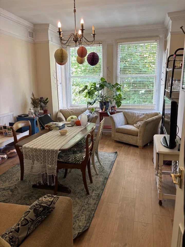 Room Melrose Avenue in Greater London