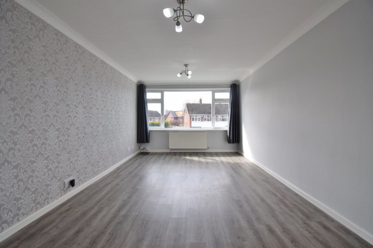 Flat Rangifer Road in Lichfield