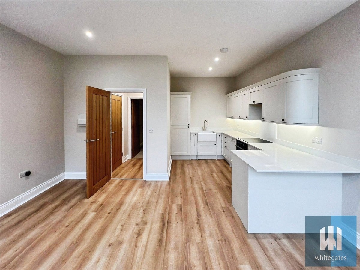Flat Manchester Road in Kirklees