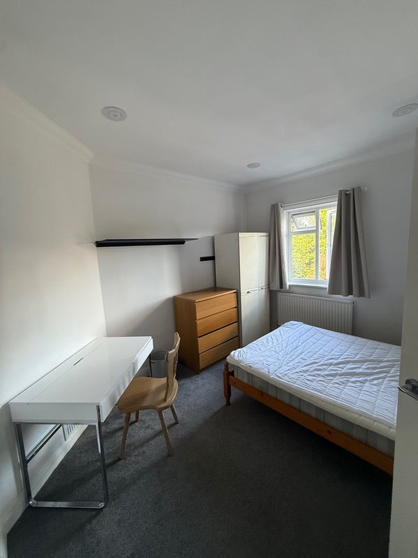 Room Blackshaw Road in Greater London