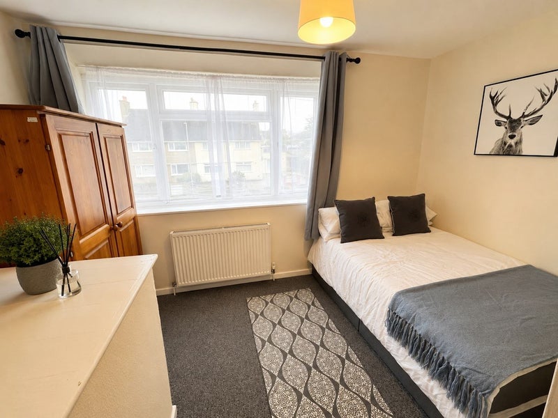 Room Conygre Grove in Bristol