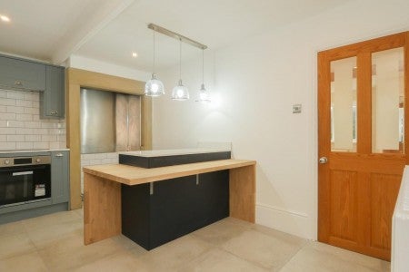 House Woodfield Terrace in Leeds