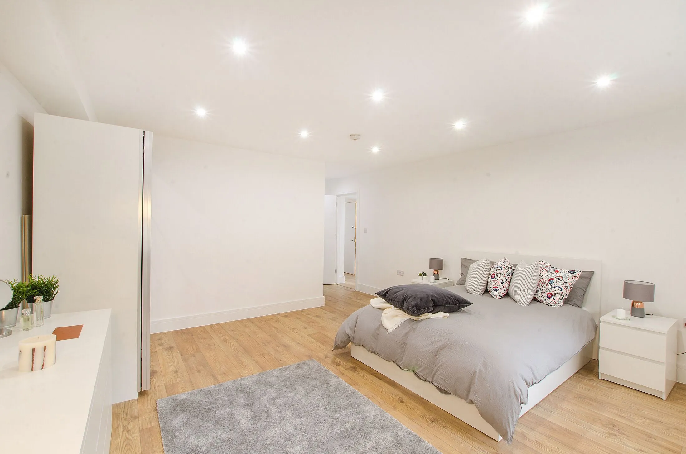 Flat Camberwell Road in Greater London