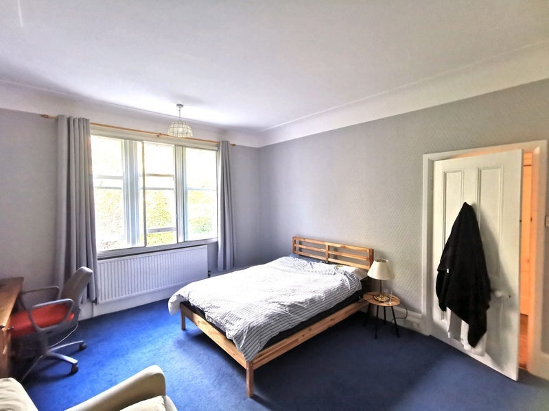Room Cross Flatts Avenue in Leeds