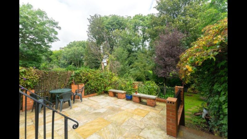 House Cross Flatts Avenue in Leeds