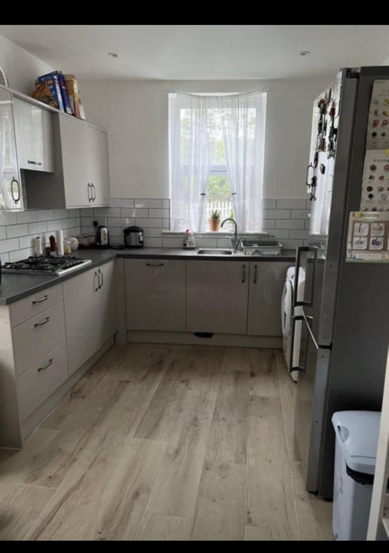 Room Ilderton Road in Greater London