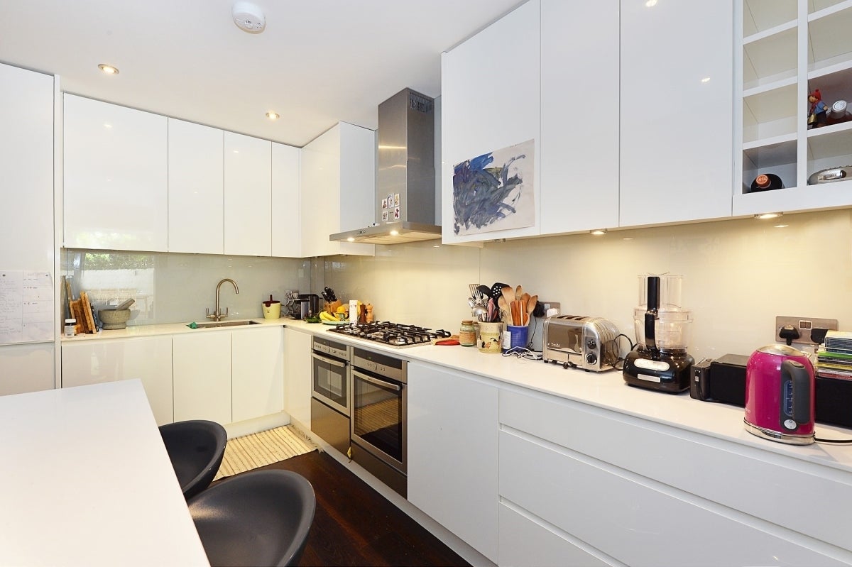 Flat Cambridge Street in City of Westminster