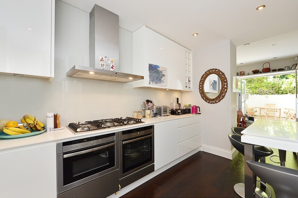 Flat Cambridge Street in City of Westminster