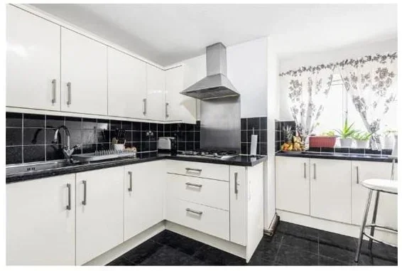 Flat Wilson Close in Greater London