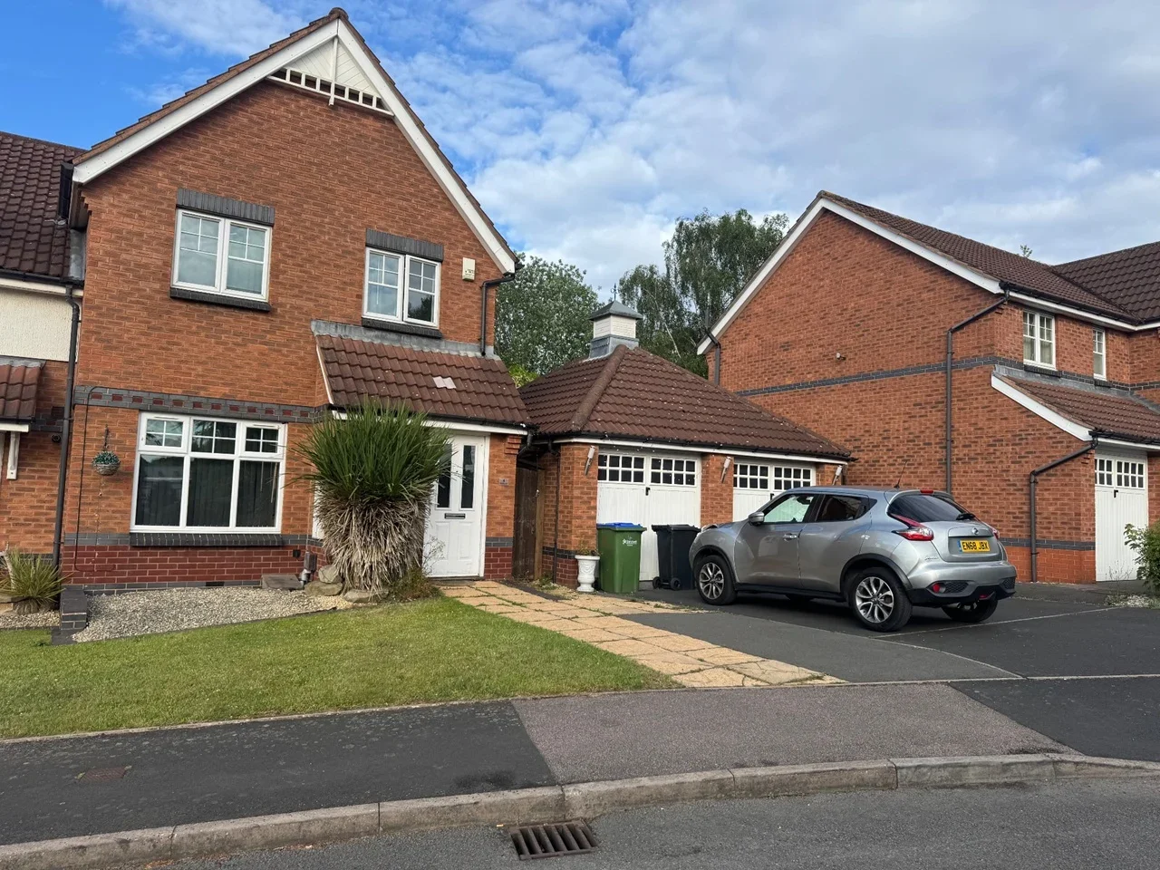 House Tiverton Drive in Sandwell