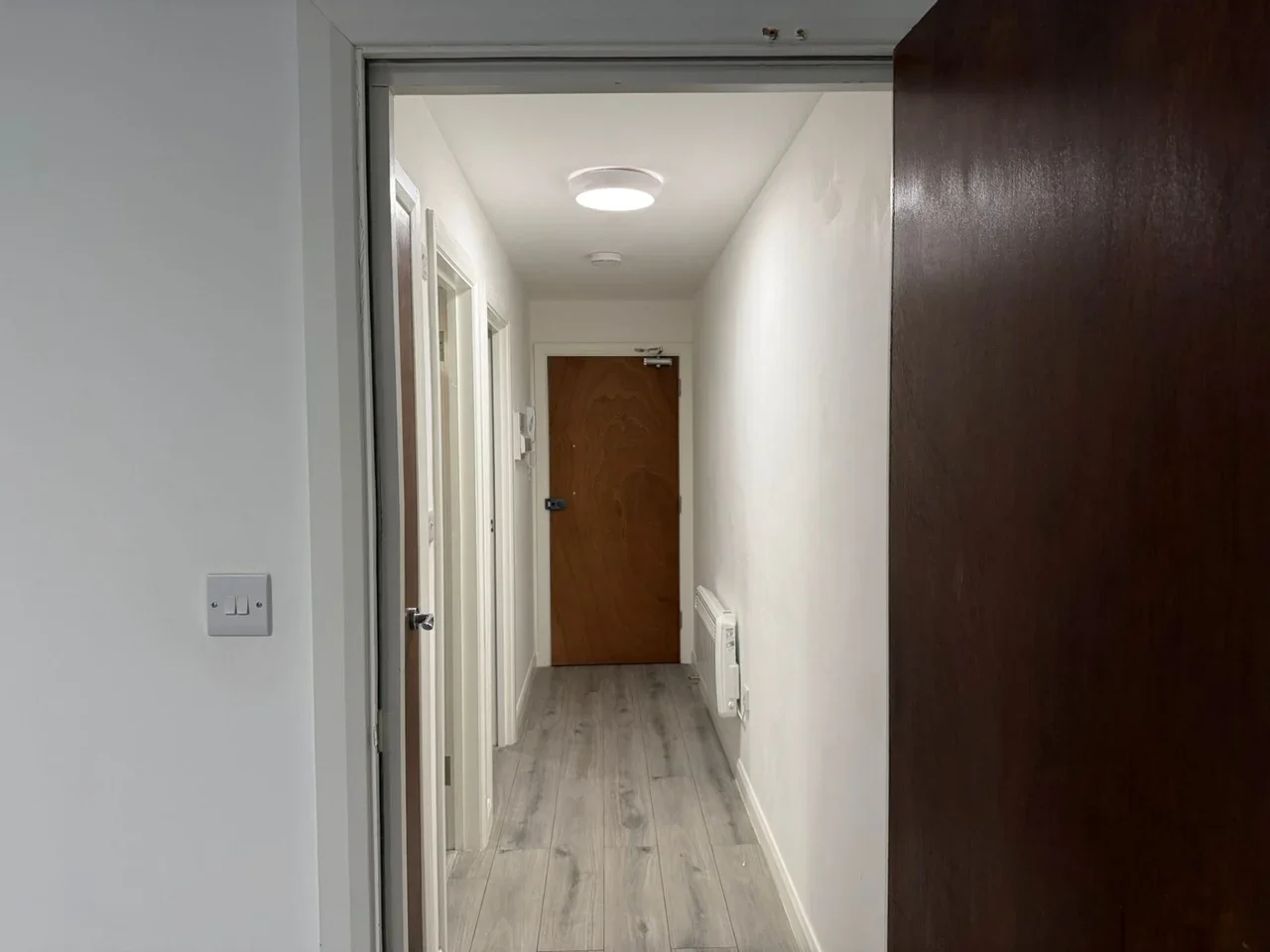 Flat Hanworth Road in Greater London