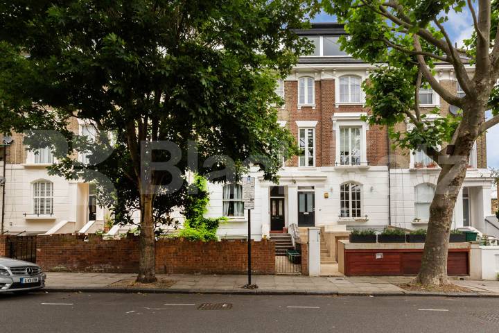 Flat White Lion Street in Greater London