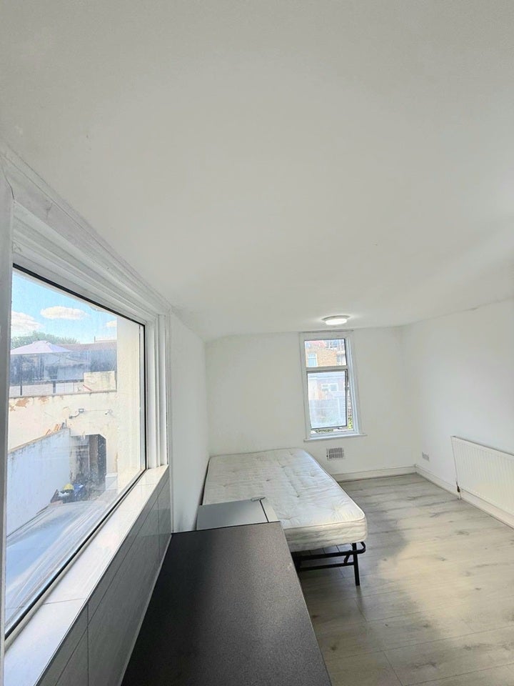 Room Ruskin Avenue in Greater London