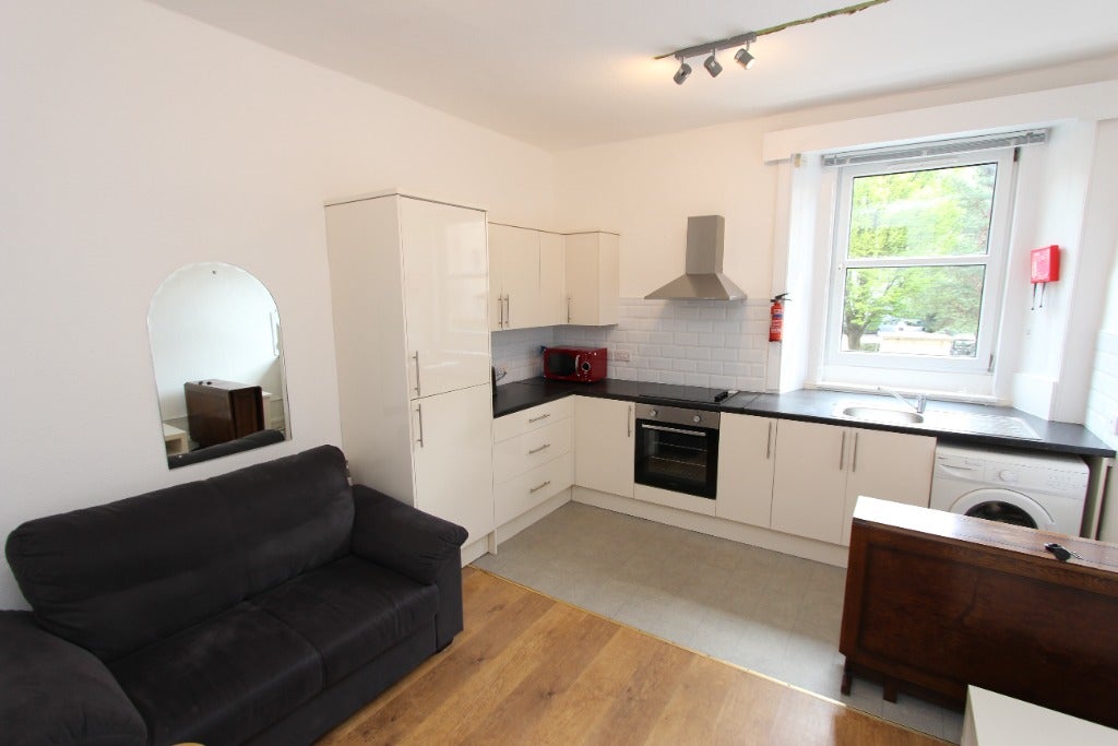 Flat Caledonian Crescent in City of Edinburgh
