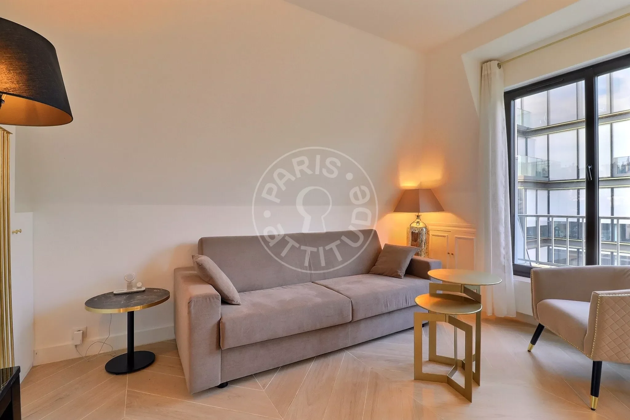 Appartement Passage Commun F8 à Paris