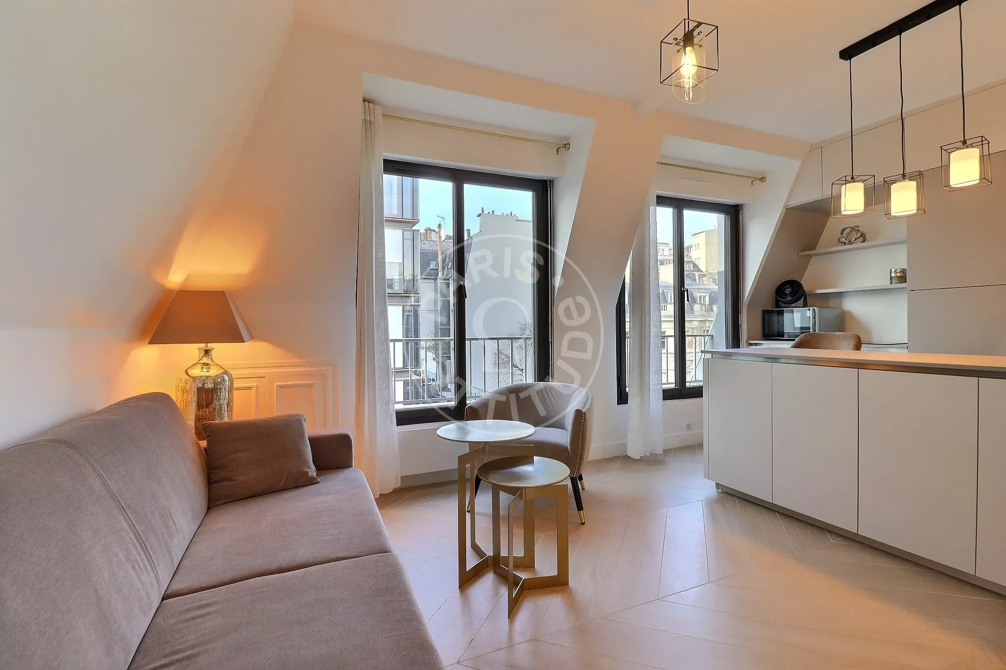 Appartement Passage Commun F8 à Paris
