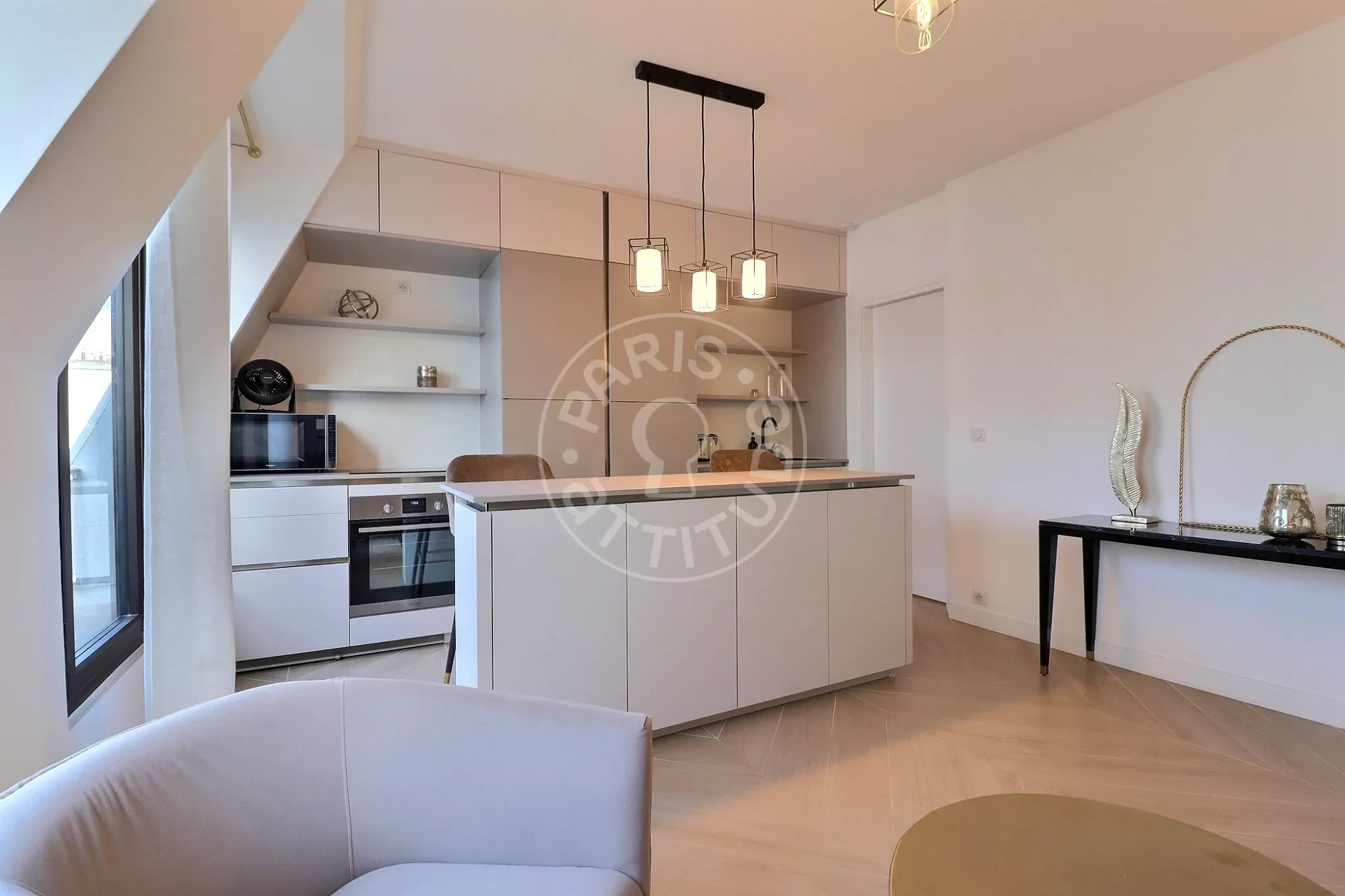 Appartement Passage Commun F8 à Paris