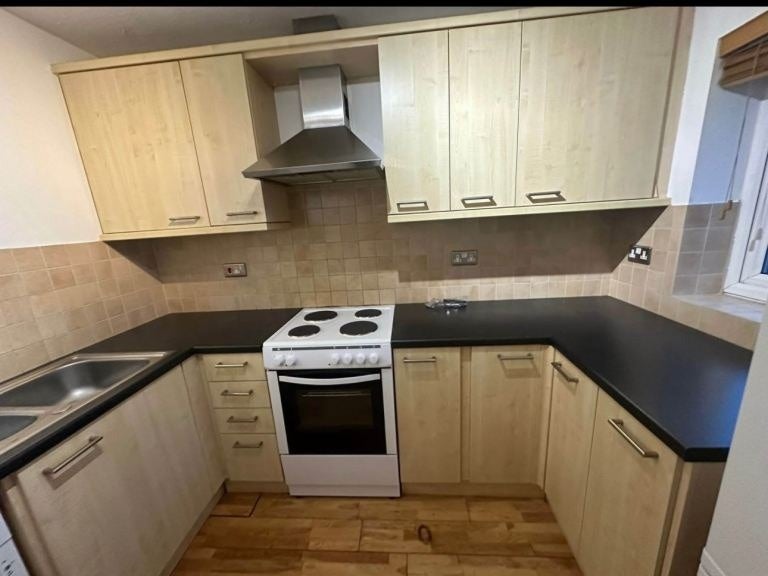 Flat Simmonds Close in Binfield