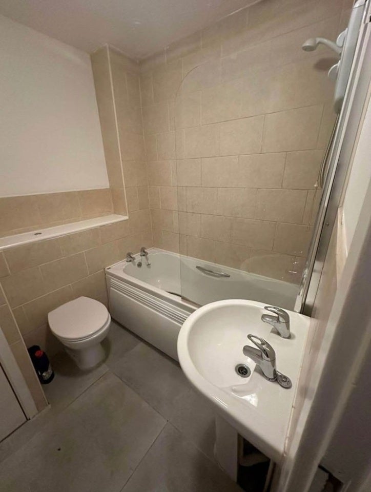 Flat Simmonds Close in Binfield