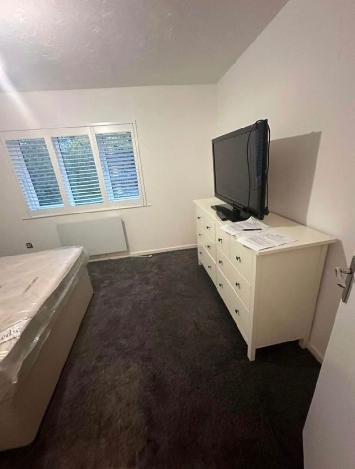 Flat Simmonds Close in Binfield