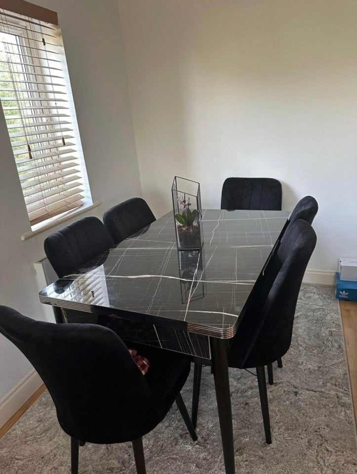 Flat Simmonds Close in Binfield
