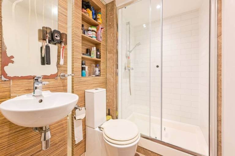 Flat Limeharbour in Greater London
