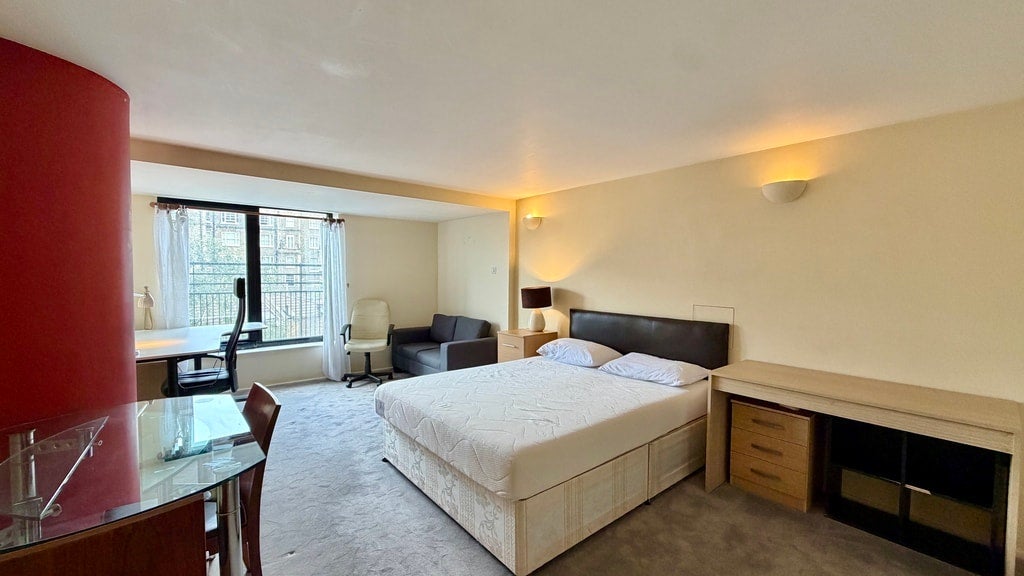 Flat Cromwell Road in Greater London