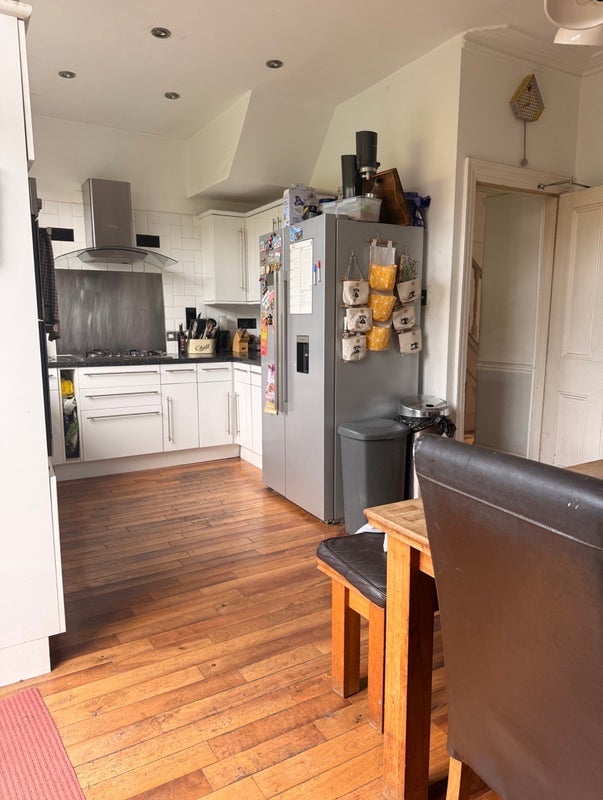 Room Maidstone Road in Greater London