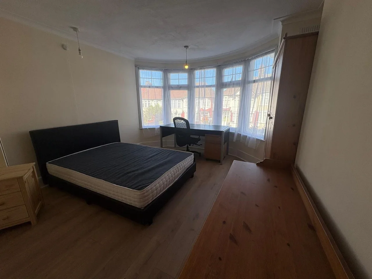 House Berkshire Gardens in Greater London