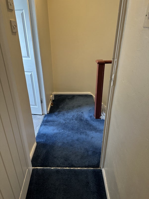 Room Moorside Road in Greater London