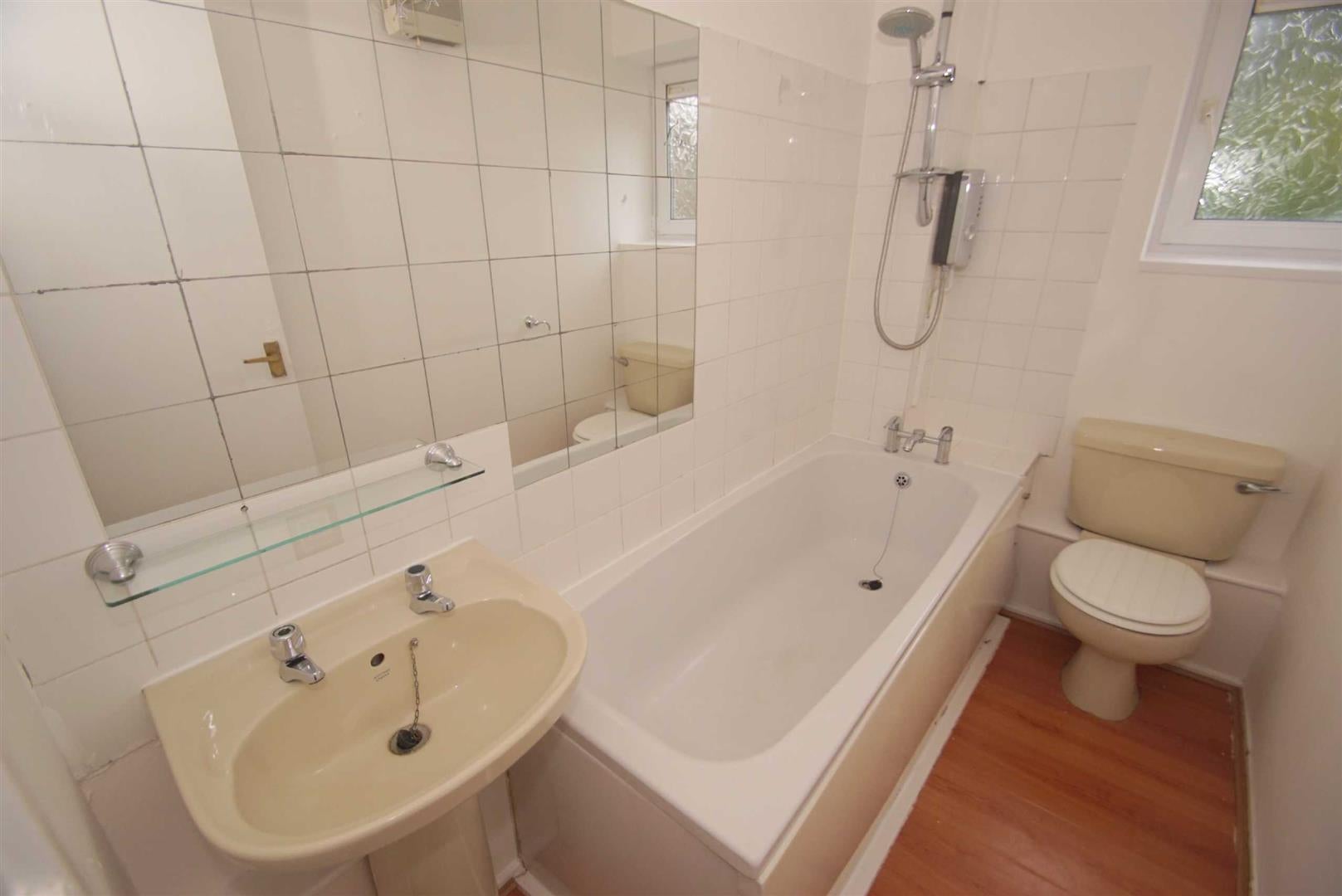 Flat Newhall Green in Leeds