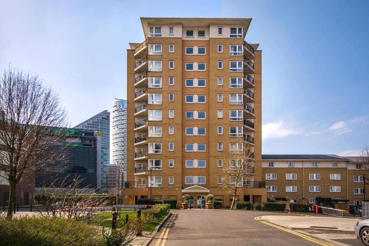 Flat Newport Avenue in Greater London