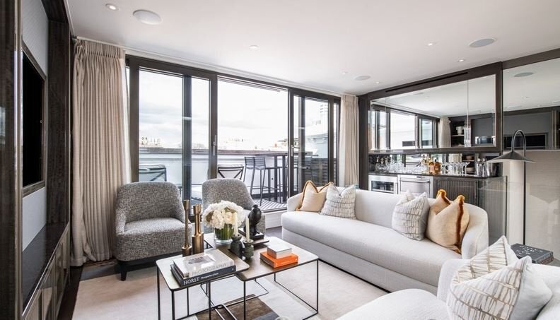Flat Prince of Wales Terrace in Greater London