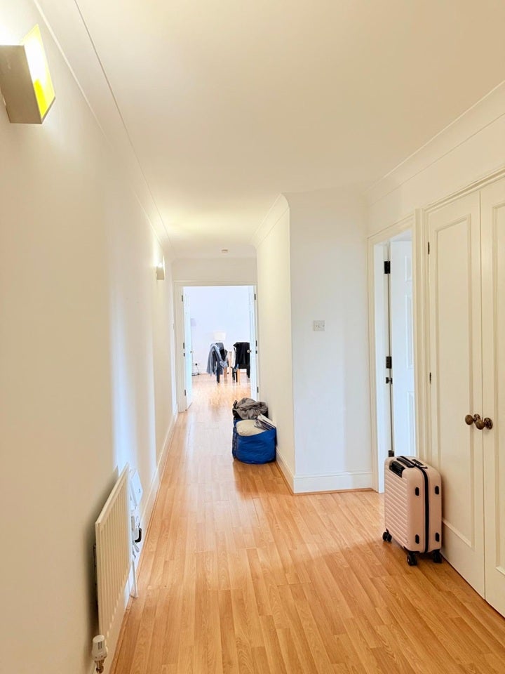 Flat Pembroke Road in Greater London